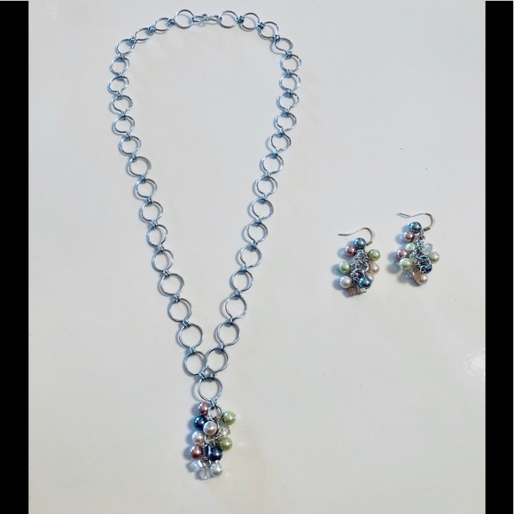 Handmade Crystal & Pearl Earring & Necklace set - Picture 4 of 8